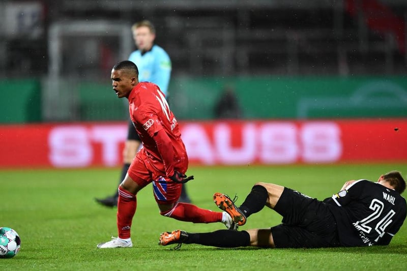 Leeds United are set to miss out on Douglas Costa. The Whites were one of several clubs interested in winger, but it appears the attacker is on the verge of joining Gremio. (Leeds Live)

(Photo by Stuart Franklin/Getty Images)