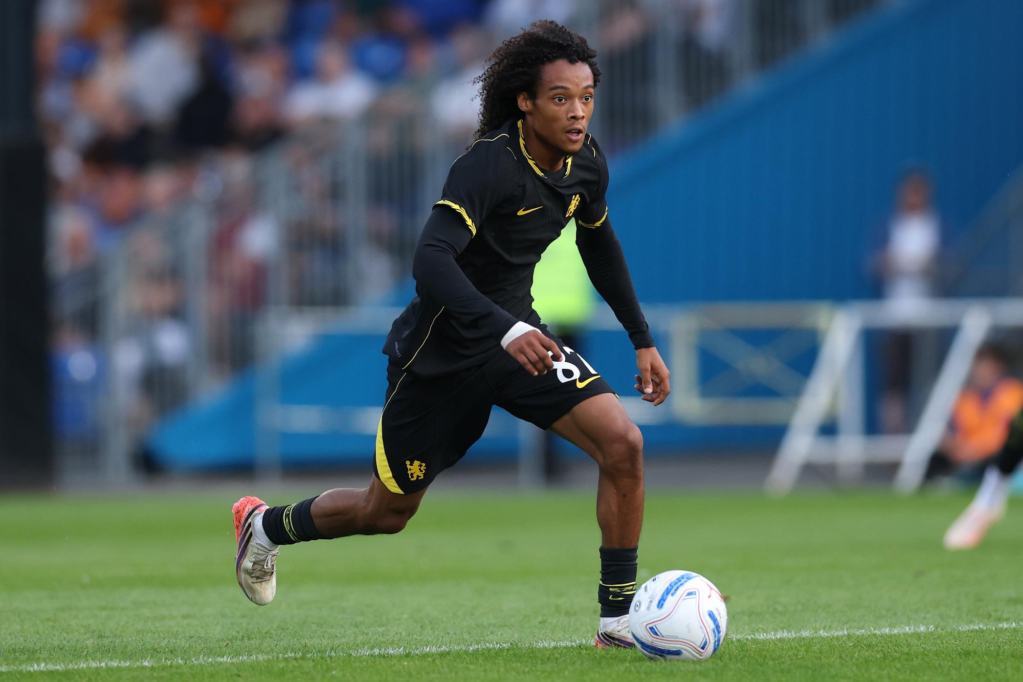 Chelsea teenager makes loan switch to Chesterfield
