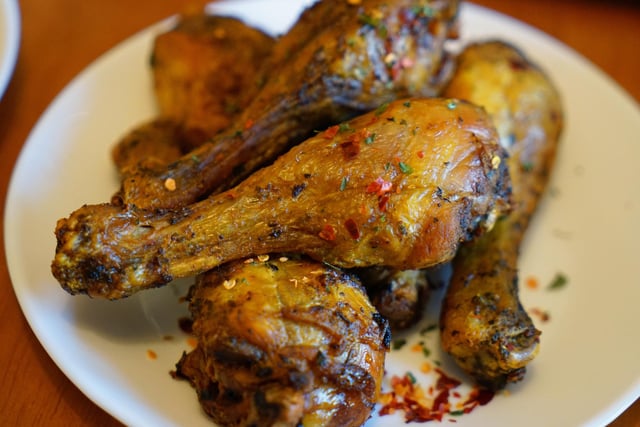 Perfect to go with Jollof rice is some perfectly seasoned and grilled chicken.