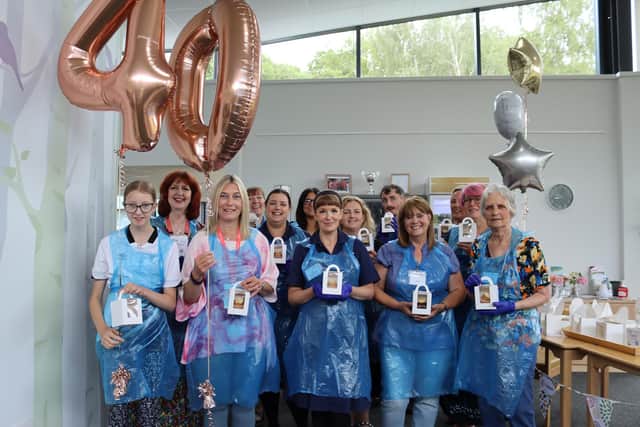 The 250 iced muffins will feature an edible cake topper emblazoned with a specially-commissioned Treetops Hospice 40th birthday logo. The charity received the muffins as a donation from Bidfood Nottingham.
