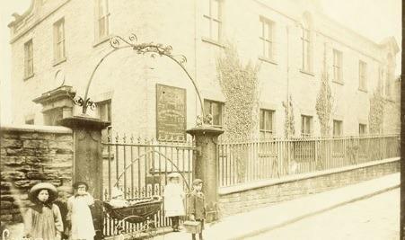 Children at the Congregational Chapel on Soresby Street, Chesterfield.