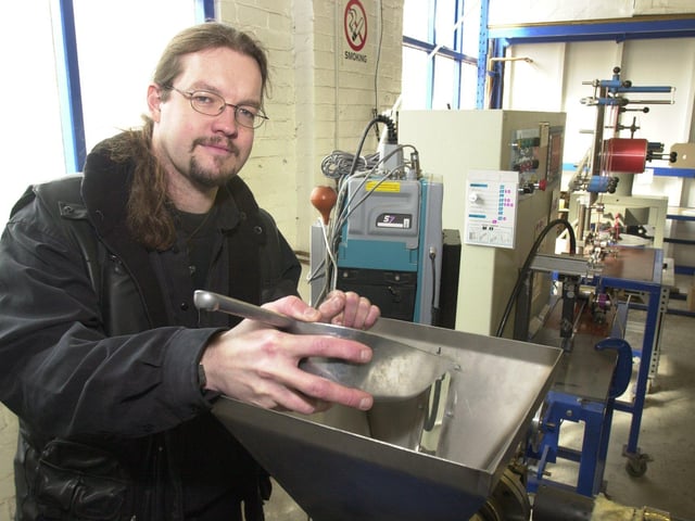 Simon Lee loading magnetic crumbs into the Mag Edge line that he designed