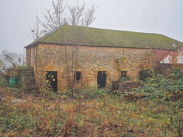Lost Places & Forgotten Faces said: “It was so unbelievably sad to see a place like this fall into such a state.”