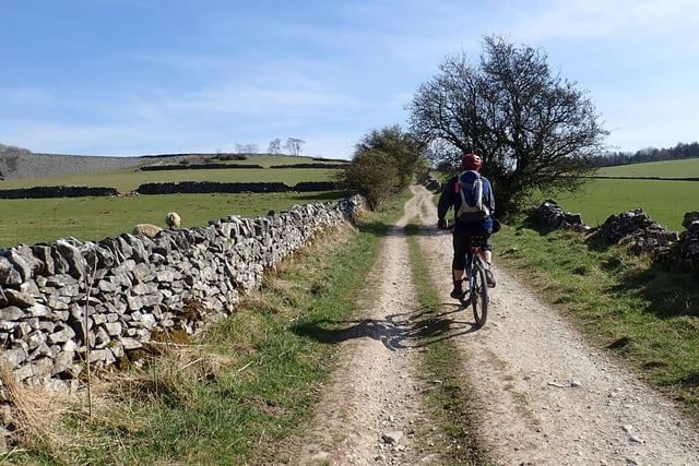 Gentle off-road tracks join the Tissington and High Peak Trails