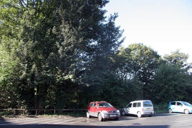 Plans to site a 20m-high 5G mast in this residential area of Chesterfield are set to be thrown out by councillors next week.