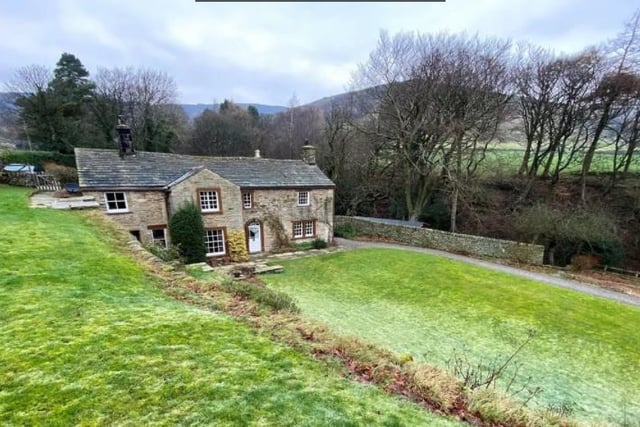 Just look at the wonderful location, nestled in stunning Hope Valley countryside with far-reaching views of hills.