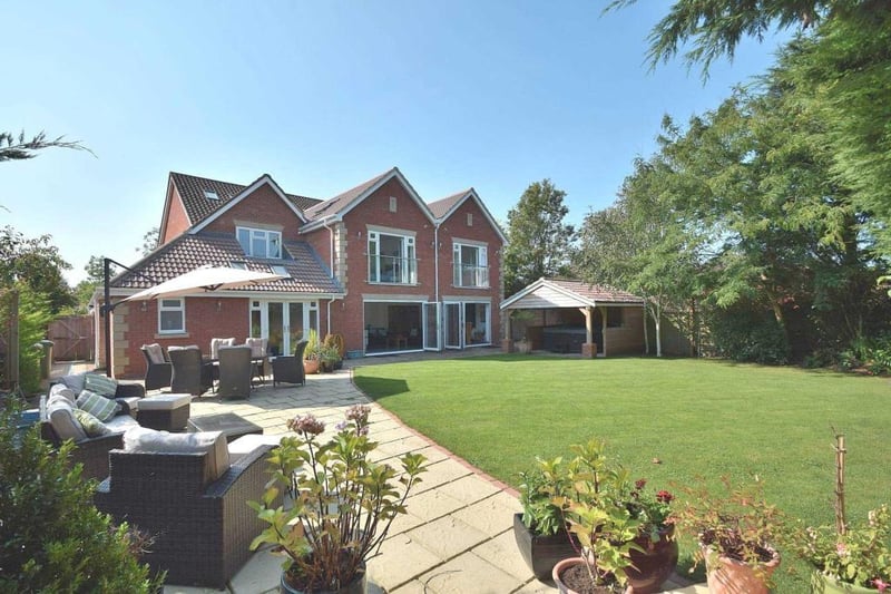 An elegant and substantial property behind private gates with the advantage of a triple garage and annexe. At approximately 5,000 square feet, the house features a balance of quality features and modern touches.