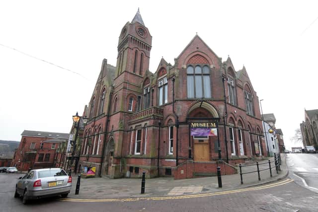 Civic leaders have welcomed many of the transformation plans for Stephenson Memorial Hall but criticised the proposed new displays at Chesterfield Museum.