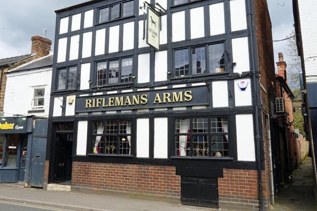 13 photos show complete transformation of Derbyshire town centre pub ...