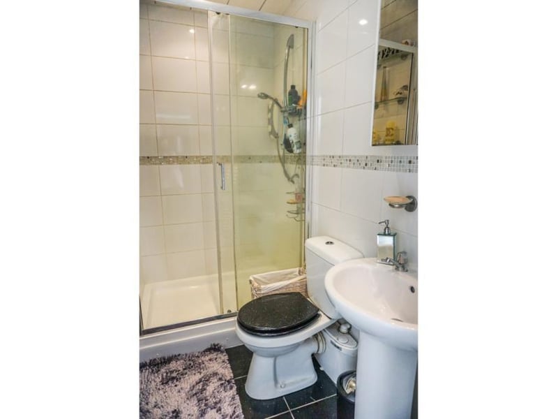 Ensuite shower room