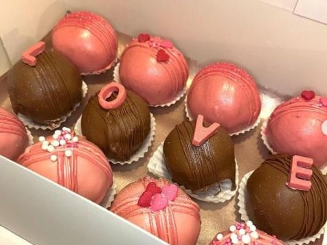 How delicious do these Valentine cake pops from @rrbakeaway look? They are small business based in Wheatley/Armthorpe, who offer collection and delivery. Their menu offers a wide range of goodies.