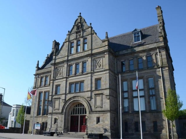 A -0.4% decline in population is projected in Clackmannanshire, a fall from a 0.5% growth between mid-2009 and mid-2019.