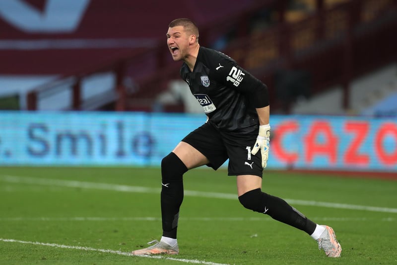 West Ham United are believed to be leading the race to sign West Bromwich Albion goalkeeper Sam Johnstone. The £18m-rated stopper is also the respective radars of Man Utd and Spurs. (ESPN)