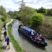 Cyclists are being offered a free bell to improve safety along the Chesterfield Canal.