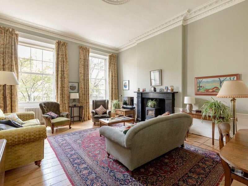 Sitting room.