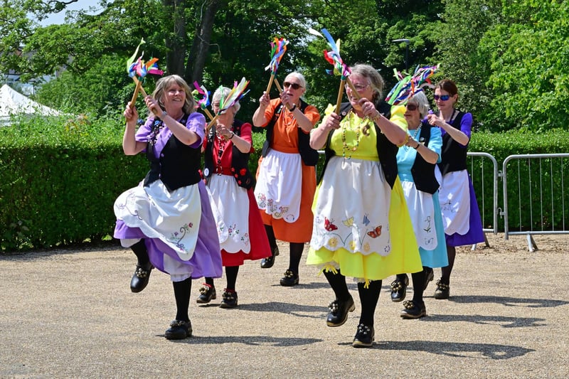 Chesterfield Garland Dancers entertained the crowds.