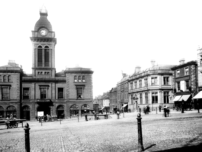 This his how Chesterfield market-place looked in 1902.