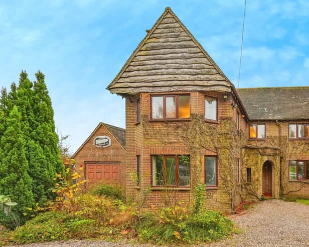 Situated in a prime residential location on one of Ashbourne's most highly regarded roads, this stunning period house is looking for new owners.