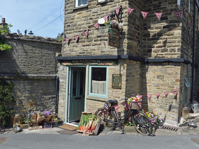 The village lies on the line of a former Roman road between Buxton and Glossop - and was also situated on an important old packhorse route that connected Yorkshire and Cheshire. Hayfield appeared in the Domesday Book of 1086 as ‘Hedfelt.’