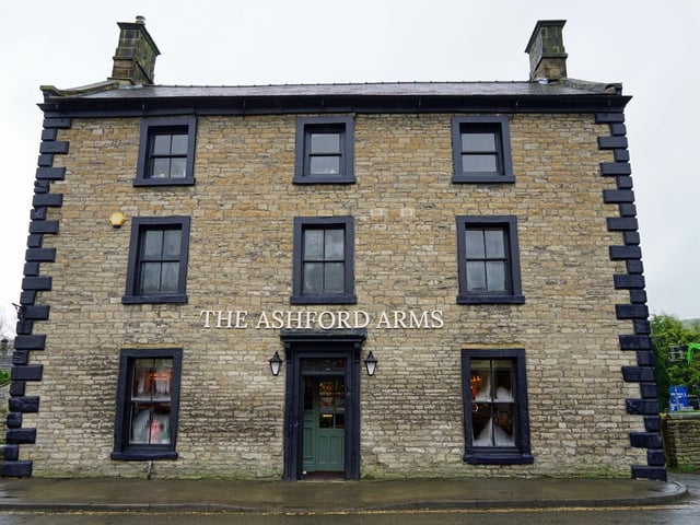 The recently reopened Ashford Arms has a 4.3/5 rating based on 351 Google reviews - winning visitors over with their “fabulous food” and “wonderful staff.”