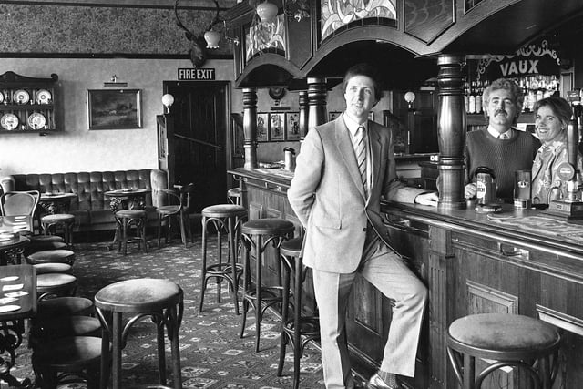 The Beehive at Houghton is pictured 34 years ago. Did you love to pay a visit to the pub back then?