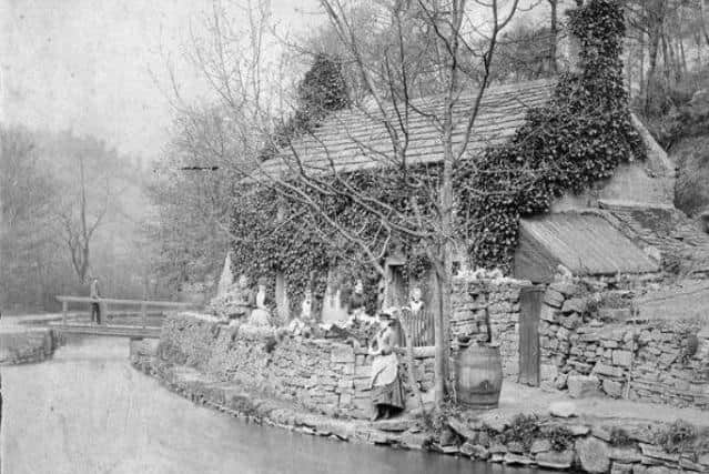 Aqueduct Cottage in its heyday (photo: Friends of Aqueduct Cottage)