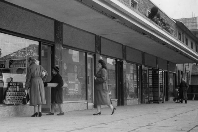 How about a spot of window browsing in Jarrow shops in 1960.