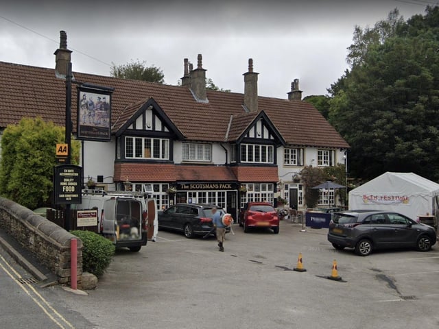 One customer said: “This place is in a wonderful location. Cosy inside. Outside the beer garden is right by a river surrounded by flowers. Very nice atmosphere.”