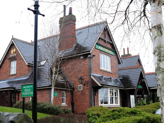 This Hungry Horse pub serves a range of food from all day breakfast to beef burgers. It was given 4.2 out of five by 1,147 Google reviews.