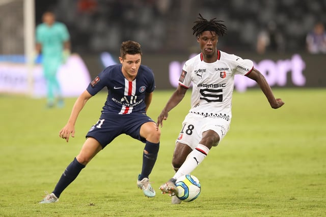 18-year-old France midfielder Eduardo Camavinga says he dreams of joining a "great club" but has not ruled out renewing his contract at Rennes. (AS)