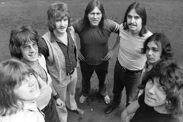 27th August 1970:  American rock band Chicago, in England to top the bill at the 1970 Isle of Wight festival. From left to right; Pete Cetera (bass), James Pankow (trombone), Lee Loughnane (trumpet), Terry Kath (guitar), Walter Parazaider  (saxophone) and Danny Seraphine.  (Photo by Ian Showell/Keystone/Getty Images)