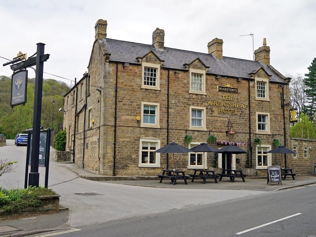 The Wheatsheaf Hotel is another great option for pub lovers wanting to enjoy a pint or a delicious meal in Baslow after exploring the Peak District National Park.