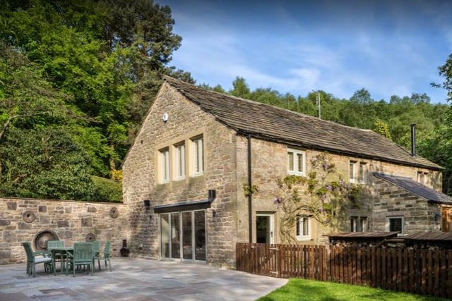 This lovingly restored stone farm house offers luxurious bed & breakfast accommodation in Derbyshire's Peak District. With stunning walks on its door step, the property provides free Wi-Fi and free parking. You can call them on, 01246 387268.