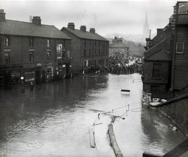 Flooding at Horns Bridge in 1932 (photo supplied by Chesterfield Museum Service\Chesterfield Borough Council)