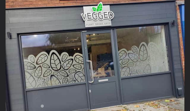 Chesterfield’s newest vegan restaurant was opened this morning on Sheffield Road.