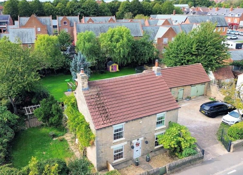 An overview of the cottage for sale in Creswell.