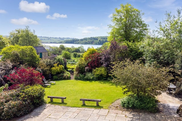 There are a number of seating areas in the lawned gardens to enjoy the views of Ogston Reservoir.
