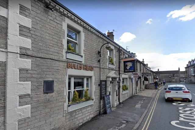 The Bulls Head has a 4.2/5 rating based on 1,200 reviews. One customer said: “An excellent sunday lunch. Roast lamb. Lovely selection of vegetables perfectly cooked. Really good service. Pleasant staff.”