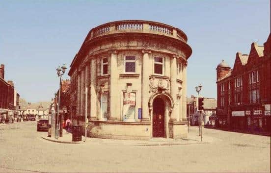 The former Bank of Scotland premises in Chesterfield will become a bar if plans get the go-ahead.