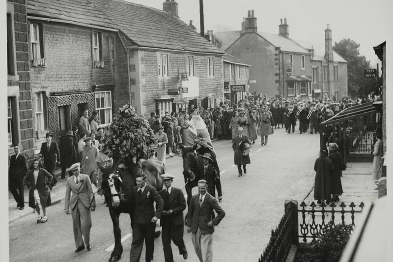 Garland Day At Castleton Derbyshire, Castleton, Derbyshire. (Photo by Hulton Archive/Getty Images)