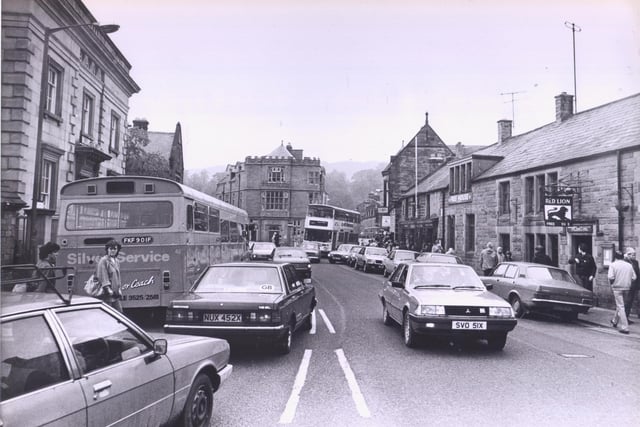 The roads are busy in Bakewell as the bank holiday crowds roll in back in 1983