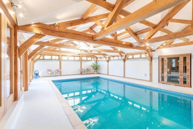 Arguably the highlight of the property is this superb and very well-maintained indoor swimming pool. Not far away are a built-in sauna, changing rooms and toilet.