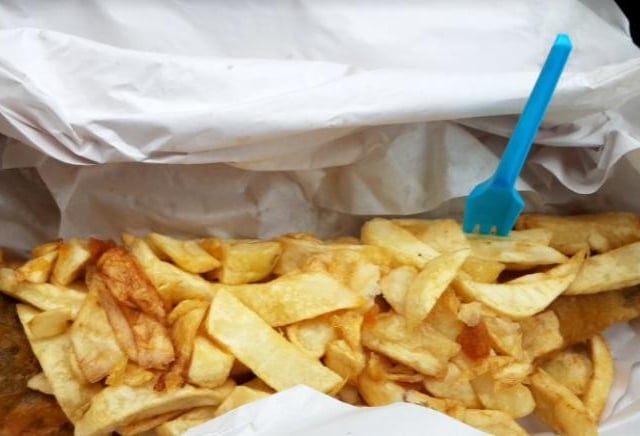 Whether you like fish and chips in a box or in the paper, Ocean Blue Fish Bar will deliver the finest fish and chips for your enjoyment. You can visit them at, 137 Kirkby Rd, Sutton-in-Ashfield.