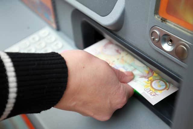 Scammers posing as builders are offering lifts to the cash point for upfront payment