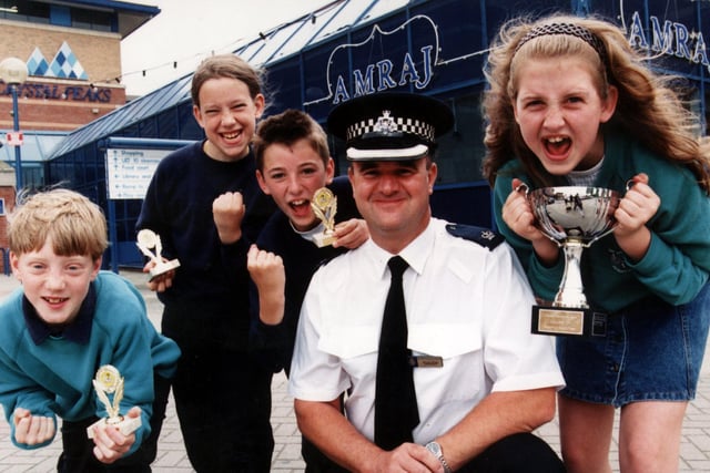 Sheffield schools crime prevention panel quiz 1998 winners - Totley Primary school who won £250 for their school with a junior mastermind quiz