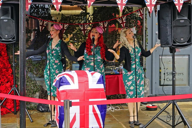 Singers entertain the crowds.