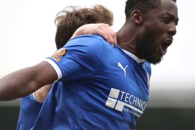 Akwasi Asante has signed a new contract at the Spireites until the summer of 2024.