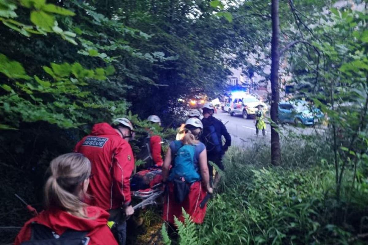 Unconcisous Fall Unconscious climber taken to hospital – after fall at popular Peak ...
