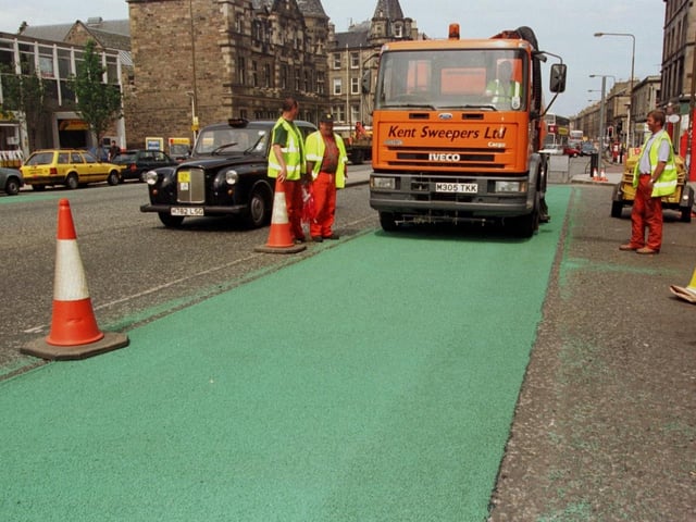 In a bid to ease traffic congestion on Leith Walk it became one of five areas in the city to get a Greenways bus lane in 1997 - designated for buses and taxis during peak times of the day.
