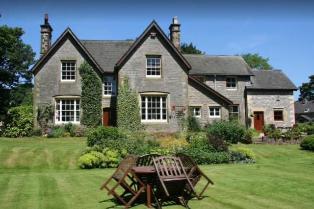 This beautiful Country House is set in over an acre of secluded gardens in the heart of the peak District National Park. Book a short stay here by calling, 01335 310296.